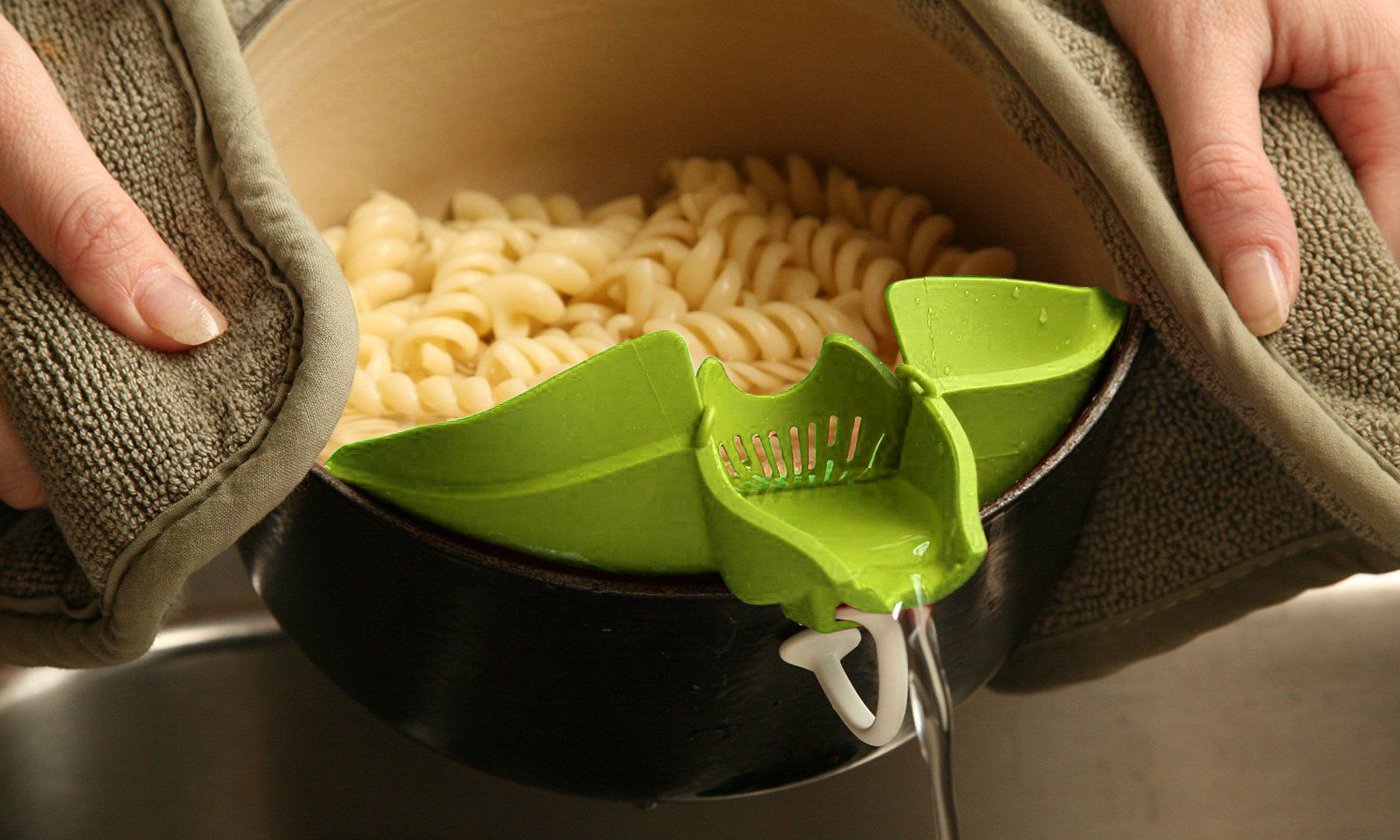 Heat Resistance Easy Snap Silicone Kitchen Strainer